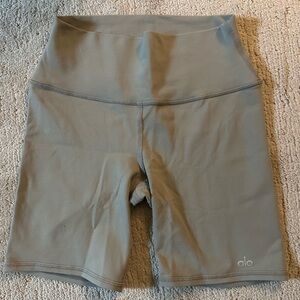 ALO Yoga Women's Sage Green High-Waist Shorts
